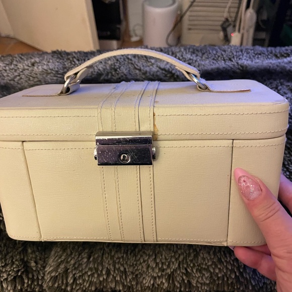 A set of two Pottery Barn cream leather jewelry boxes. - Picture 6 of 15